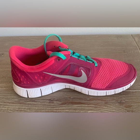 SZ 7.5 Nike Free Women’s Red/Green Athletic Shoes - Picture 6 of 12